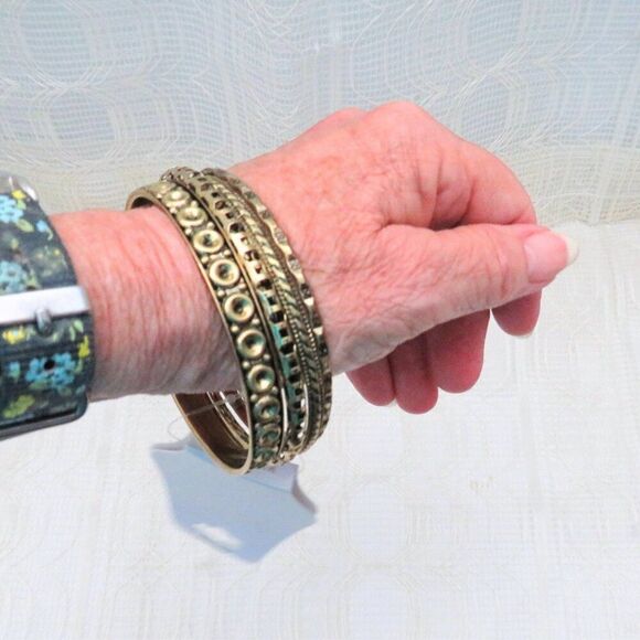 Bangle Bracelets Set of 4 Women, Gold Toned With Pattern, Business or Casual - Picture 7 of 7